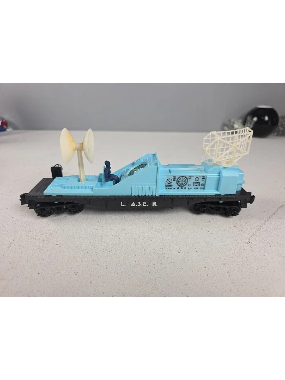 Lionel Train  - LASER L.A.S.E.R Operating RADAR Flat Car